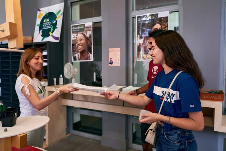 jobs étudiants esslils